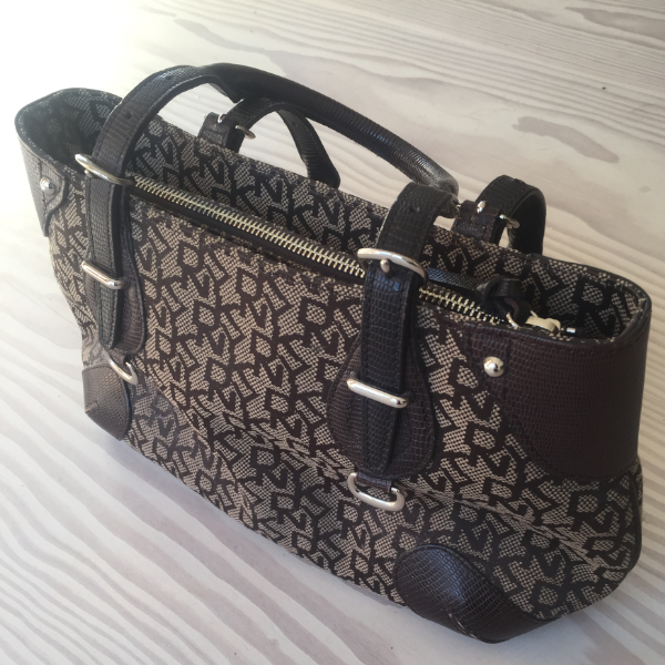 DKNY "Perri" Handtasche (Donna Karan New York).